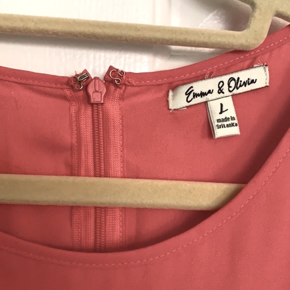 Emma & Olivia Salmon double layer Blouse. Size  L. - Picture 4 of 4